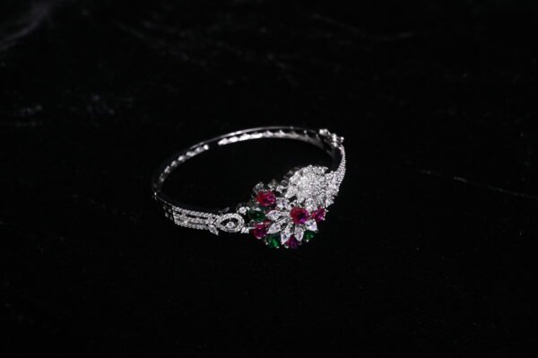 70 Sterling Ladies kada
