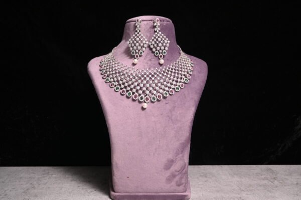 Neckless