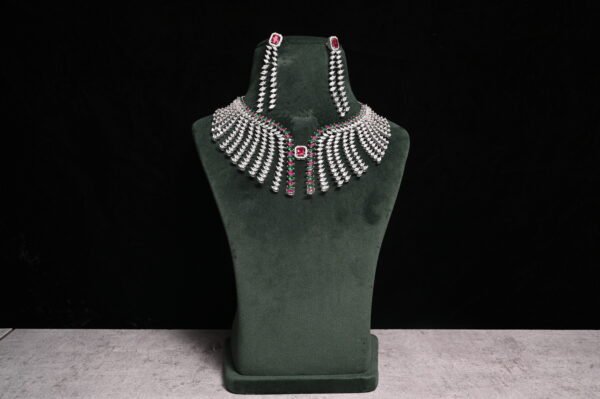 Neckless